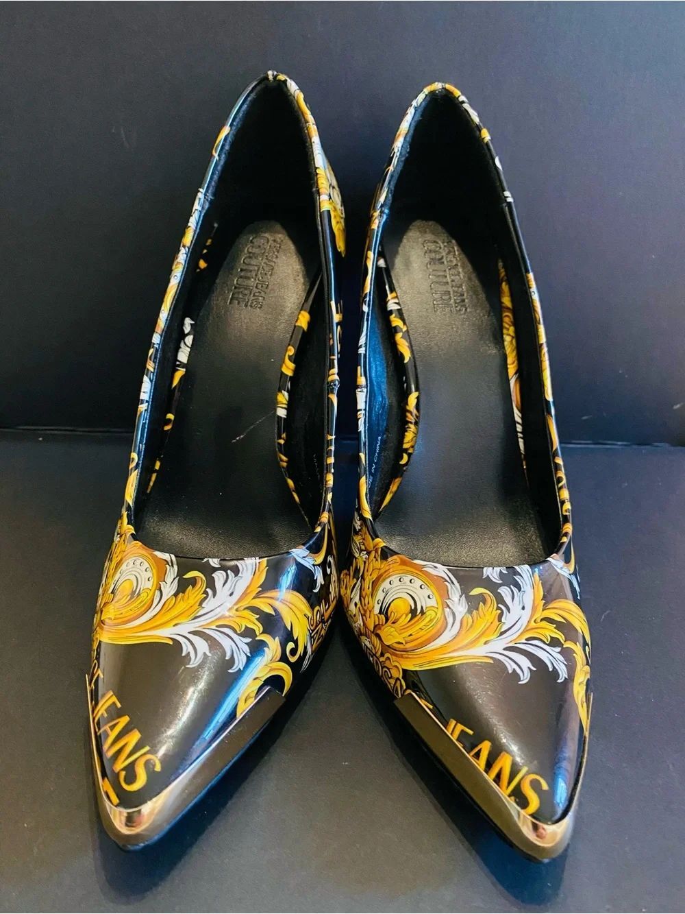 🛍️ VERSACE JEANS COUTURE AUTHENTIC BAROQUE PRINT TOE CAP STILETTO PUMPS NWOT - Picture 7 of 17